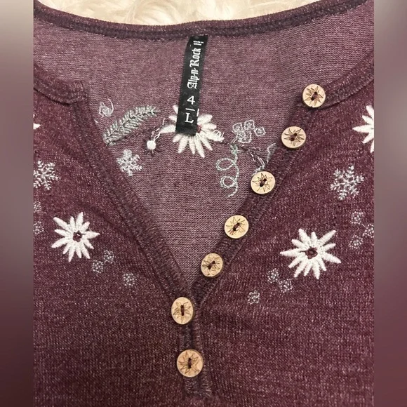 ALP N ROCK Floral Embroidered Long Sleeve Henley Shirt - Picture 4 of 11